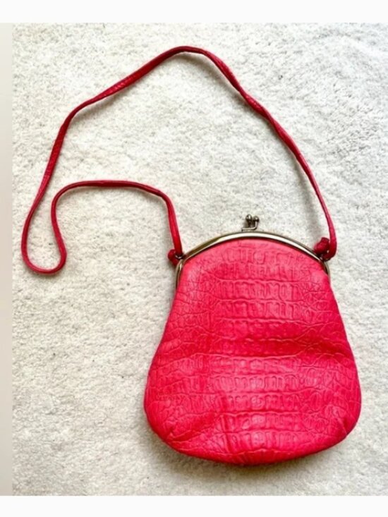 Handbags - Vintage 1980s Red Leather Crocodile Embossed Purse